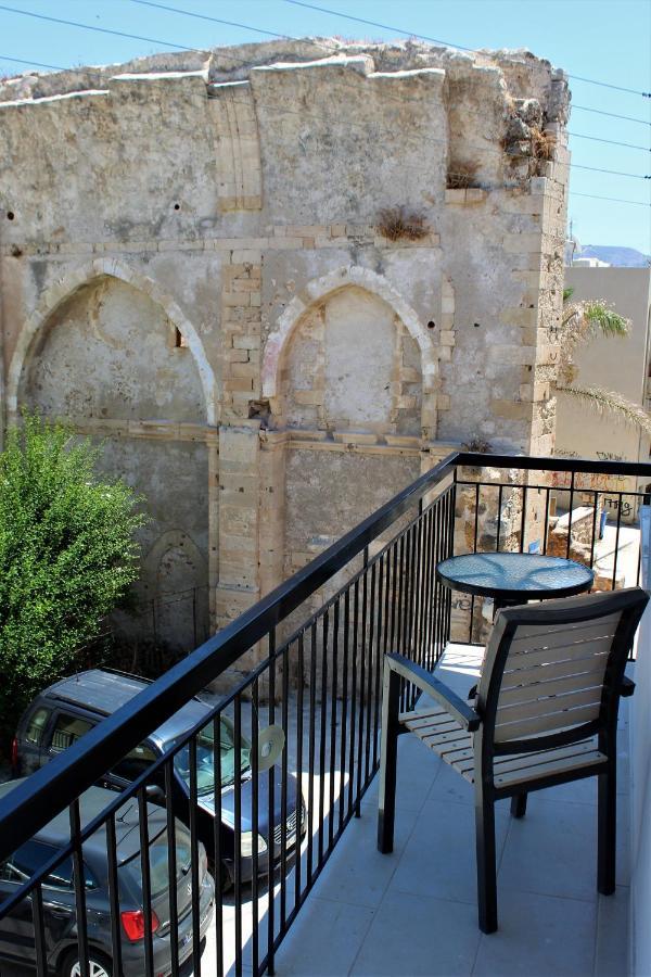 Porto Chania Konukevi 3*