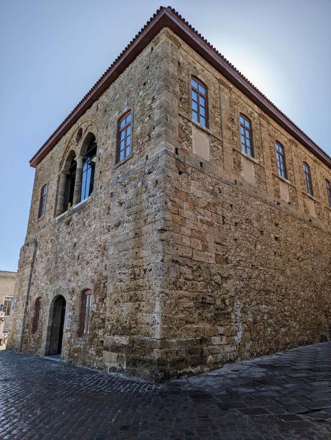 Konukevi Porto Chania 3*